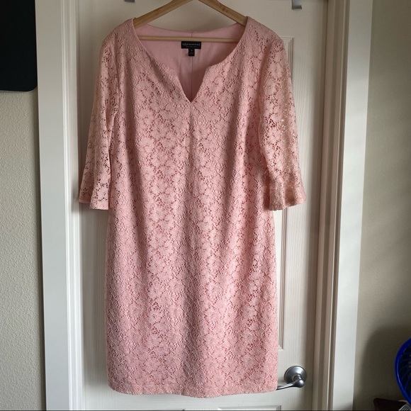 Pink lace dress size 16 - Picture 8 of 9